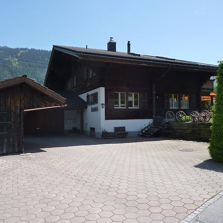 Chalet Aebnetbode Gstaad Værelse billede